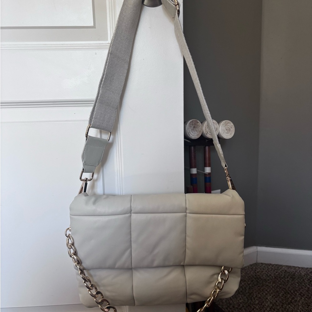 Elegant Cream Quilted Shoulder Bag